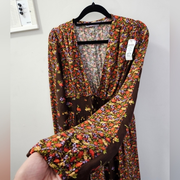 NWT Floral patchwork long-sleeved sz.L dress. - Picture 3 of 11